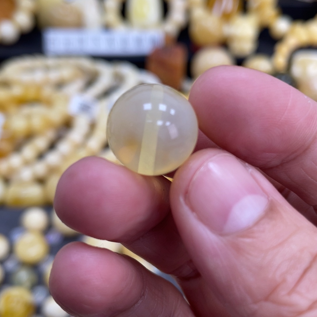 琥珀珠宝奇石未镶嵌15mm特色微瑕疵荧光珠