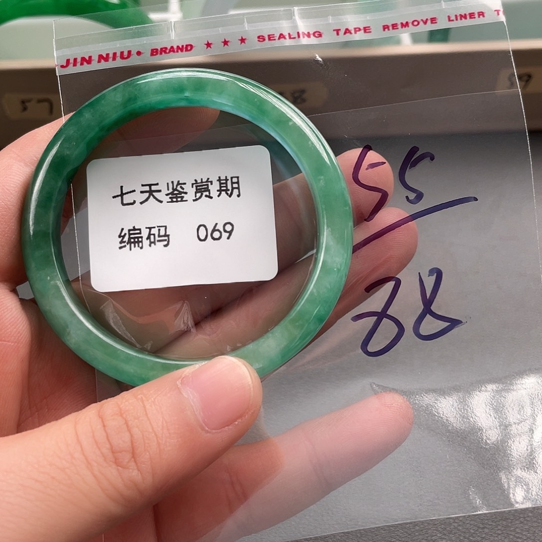 闪购以直播间实物为主