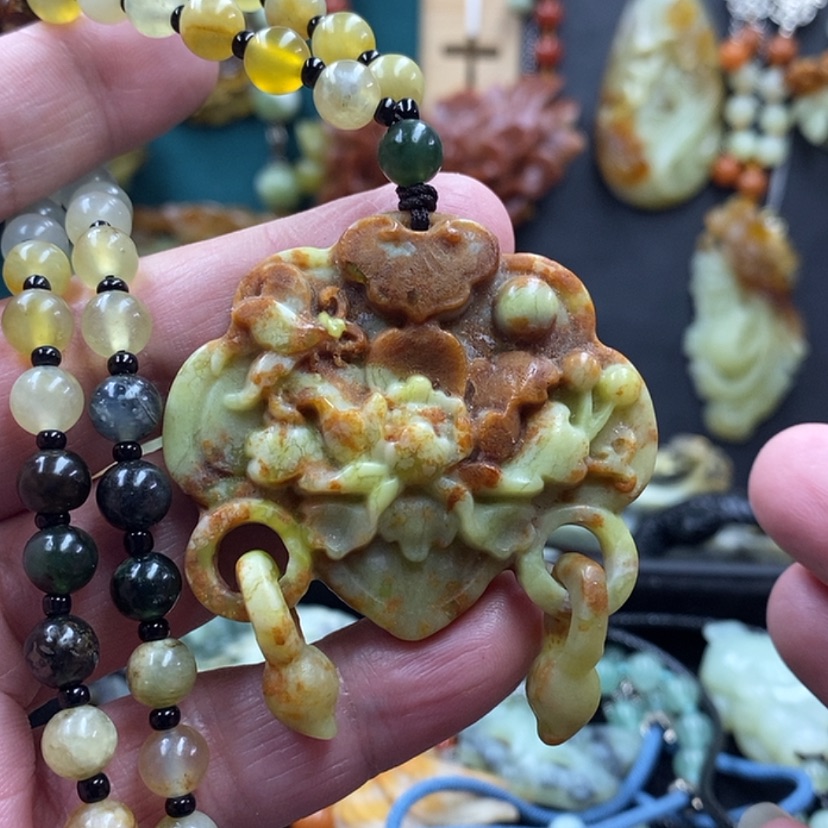 【闪购商品】蛇纹石玉吊坠未镶嵌