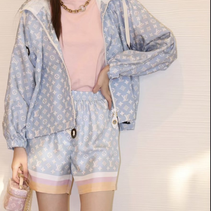 未使用 LouisVuitton/路易威登 真丝白蓝满印短款 36码 GM003337
