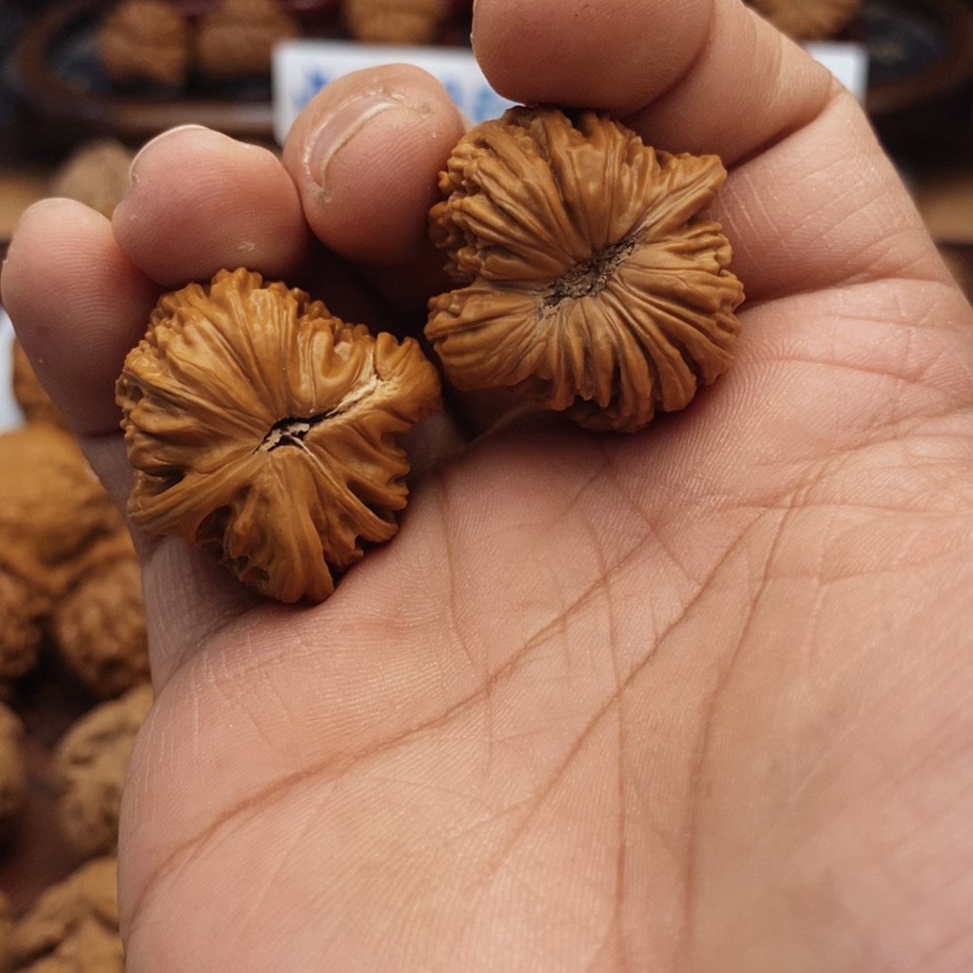 文玩核桃把件30尺 四座楼小角 20