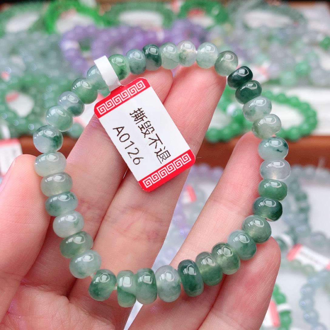 翡翠手链未镶嵌翡翠