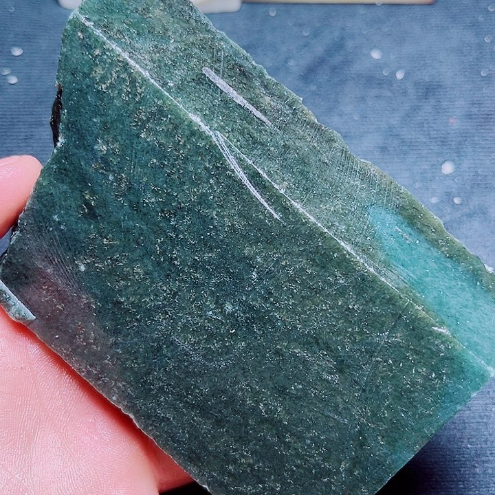 和田玉（糖玉）未镶嵌珠宝奇石
