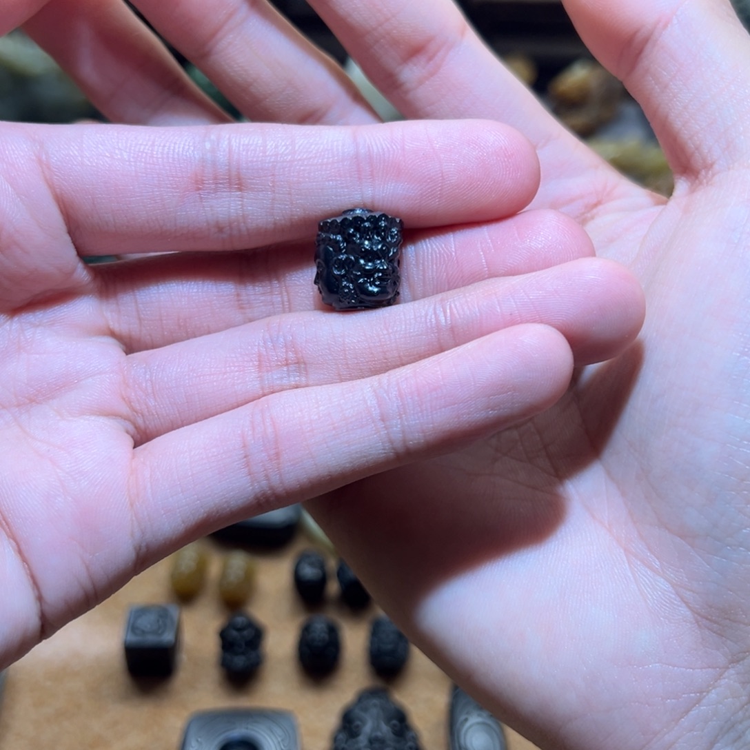 用***8和田玉未镶嵌挂件