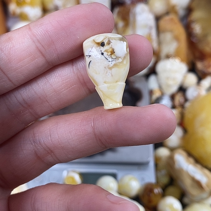 琥珀未镶嵌珠宝奇石我