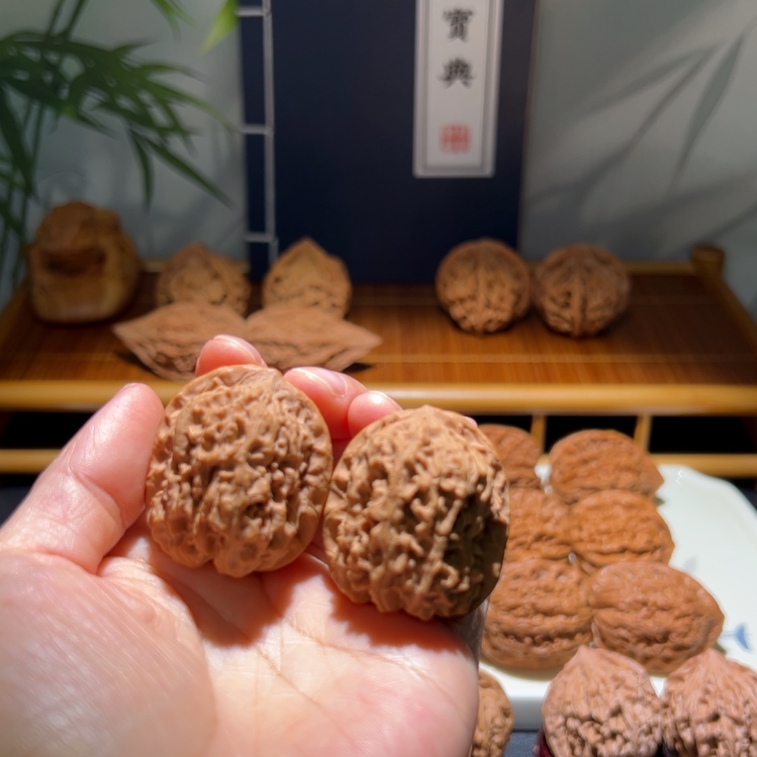 盆***圆文玩核桃把件秦霸狮子头