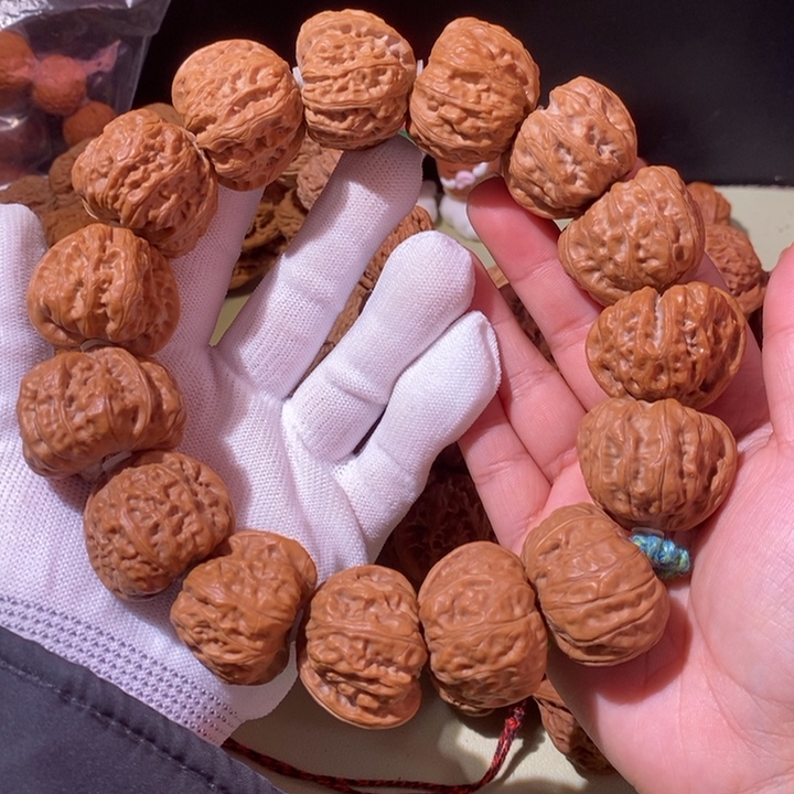 文玩核桃手串……27