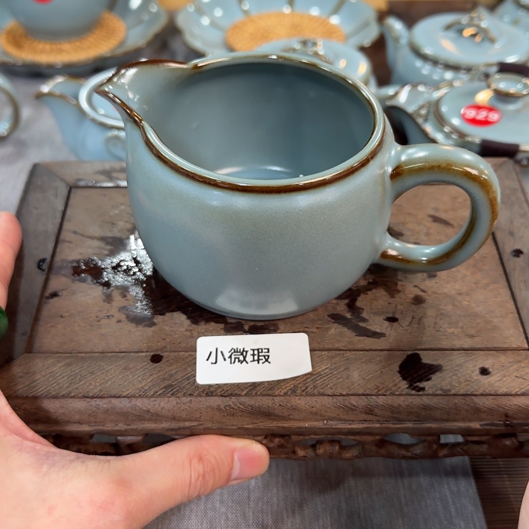 瓷片。。。。。。。。。。。。。。。