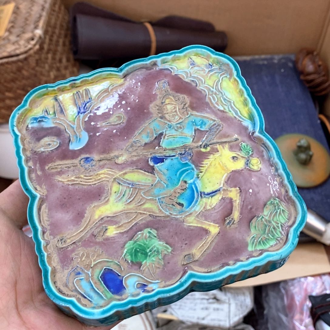 瓷片哈哈哈真的觉得有点