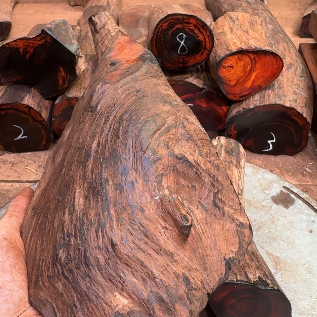 偶***肉交趾黄檀（大红酸枝）