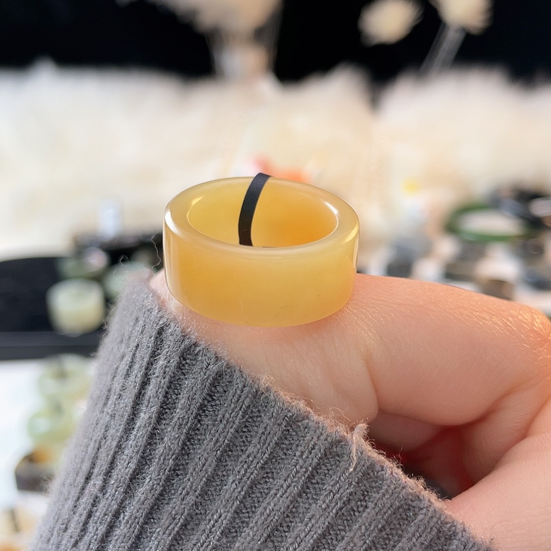 米***y和田玉未镶嵌戒指k120黄糖直切18.2mm