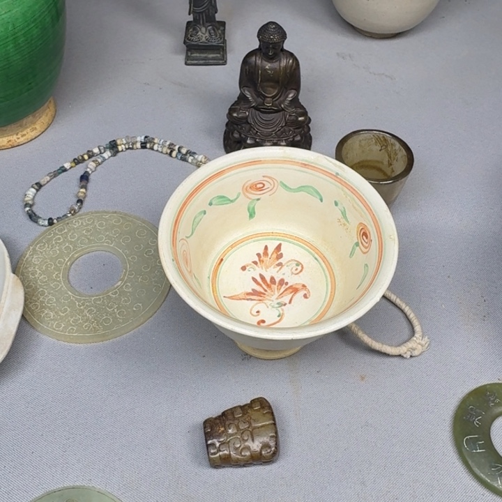 身***一摆件陶瓷。           