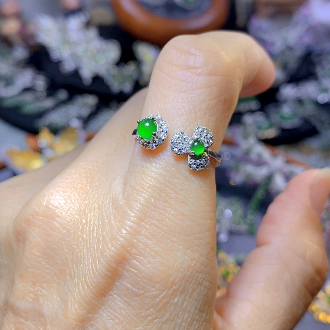 翡翠颈饰银S925镶嵌天然翡翠