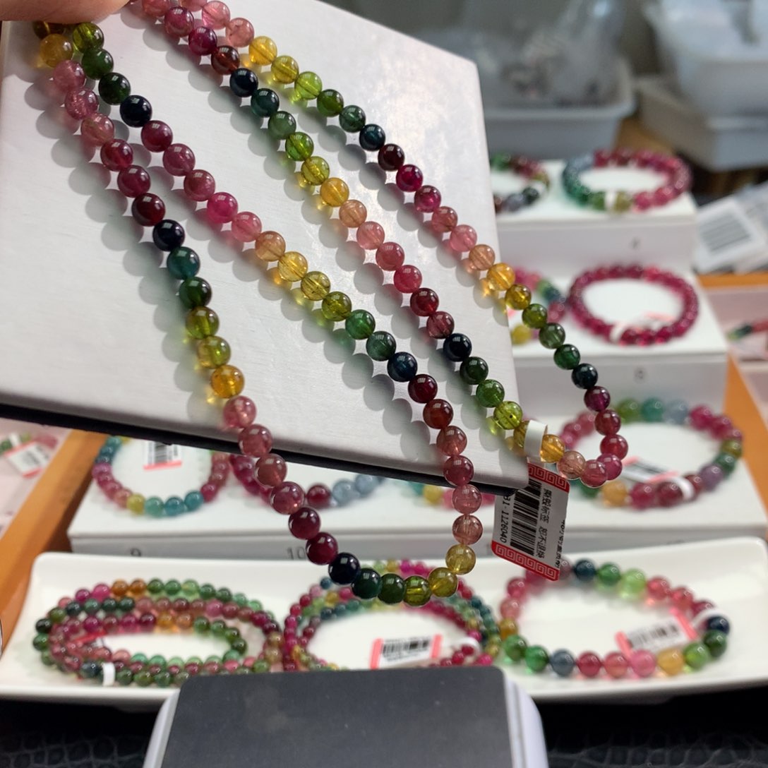 碧玺手链未镶嵌      5.3mm。