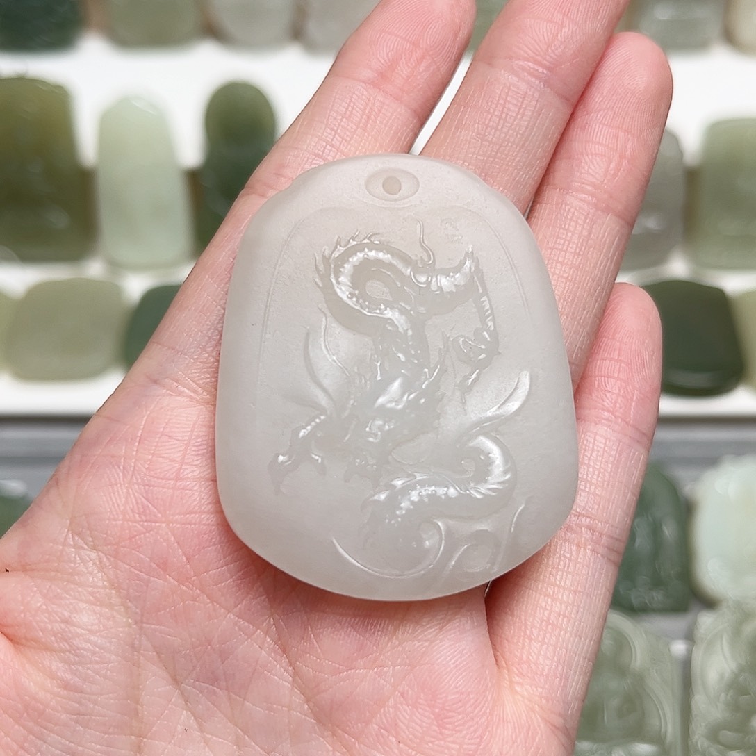 和田玉未镶嵌颈饰