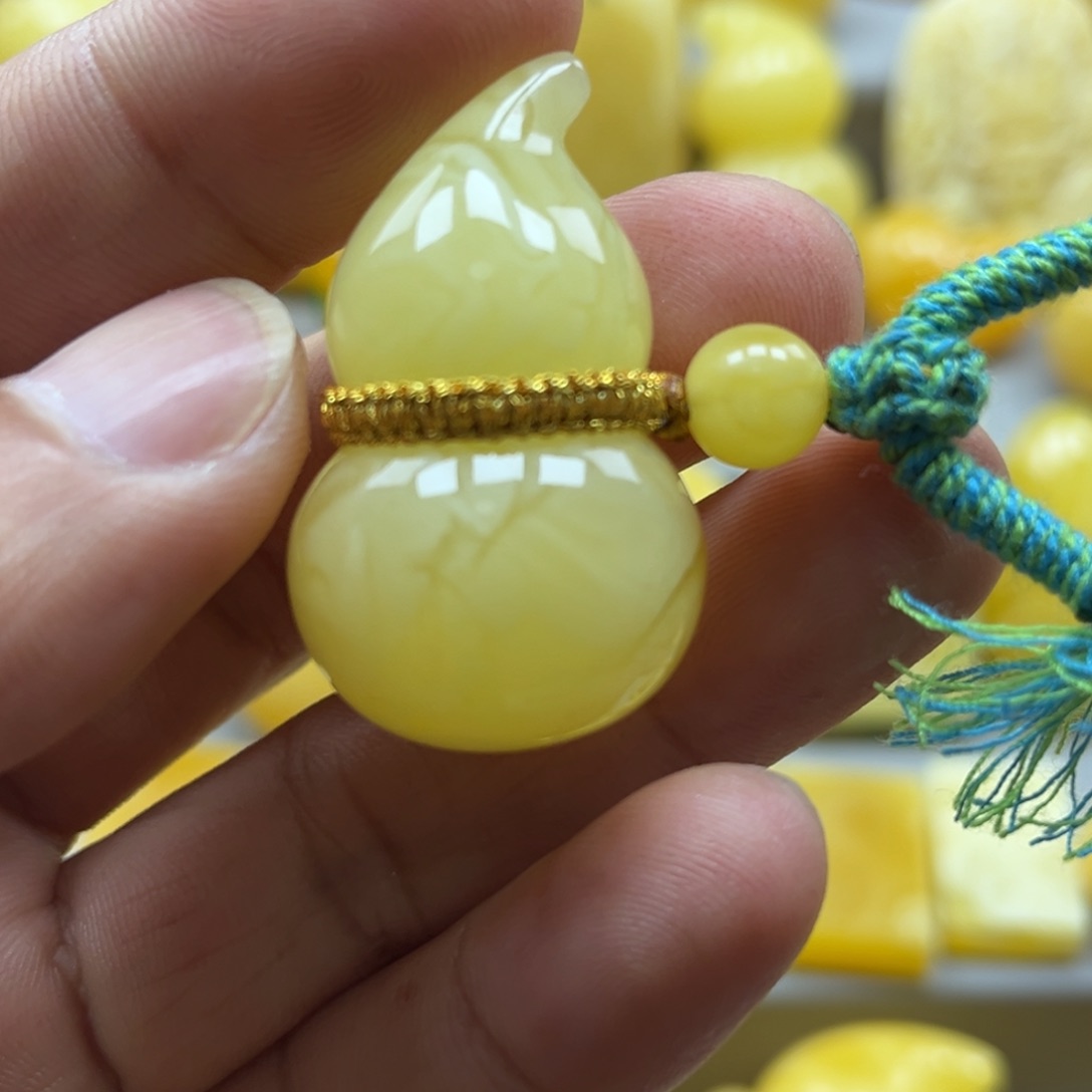 蜜蜡珠宝奇石未镶嵌