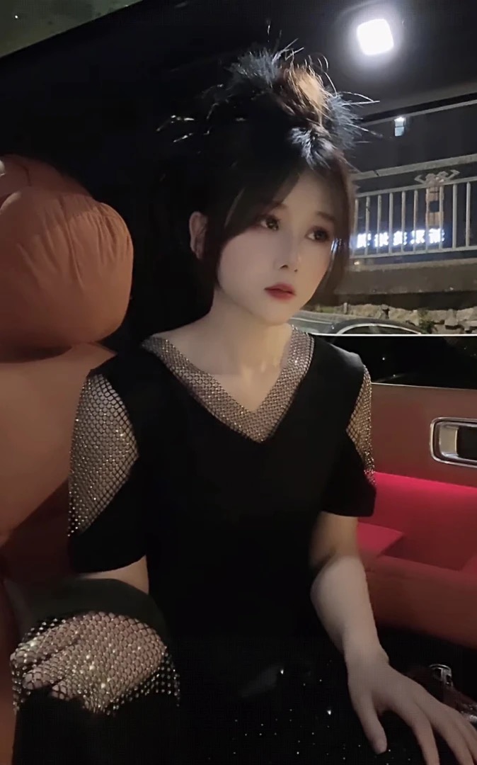【麦德多】2025V新款时修身显瘦百搭短袖778889