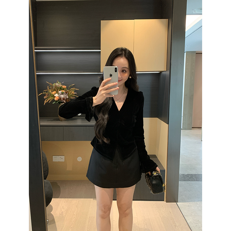 XINYI【薇薇安日记】秋季弹力丝绒小衫女显瘦百搭上衣X625C15353