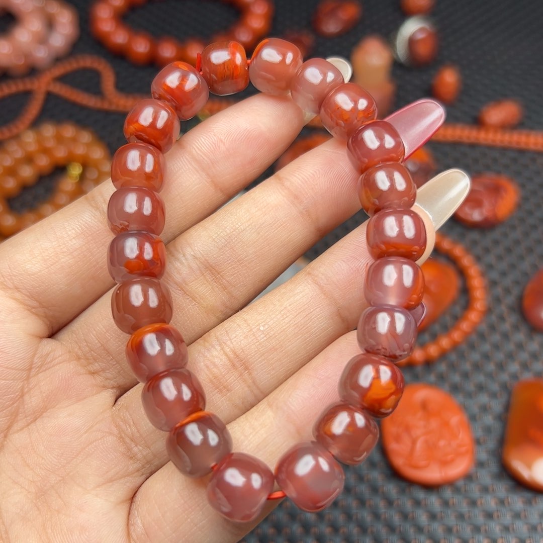 南红玛瑙吊坠未镶嵌