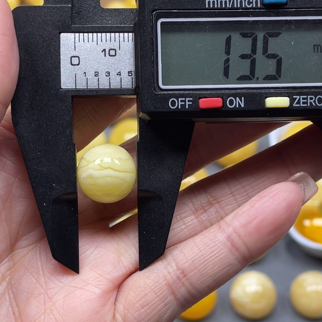 蜜蜡裸石未镶嵌?****?天然