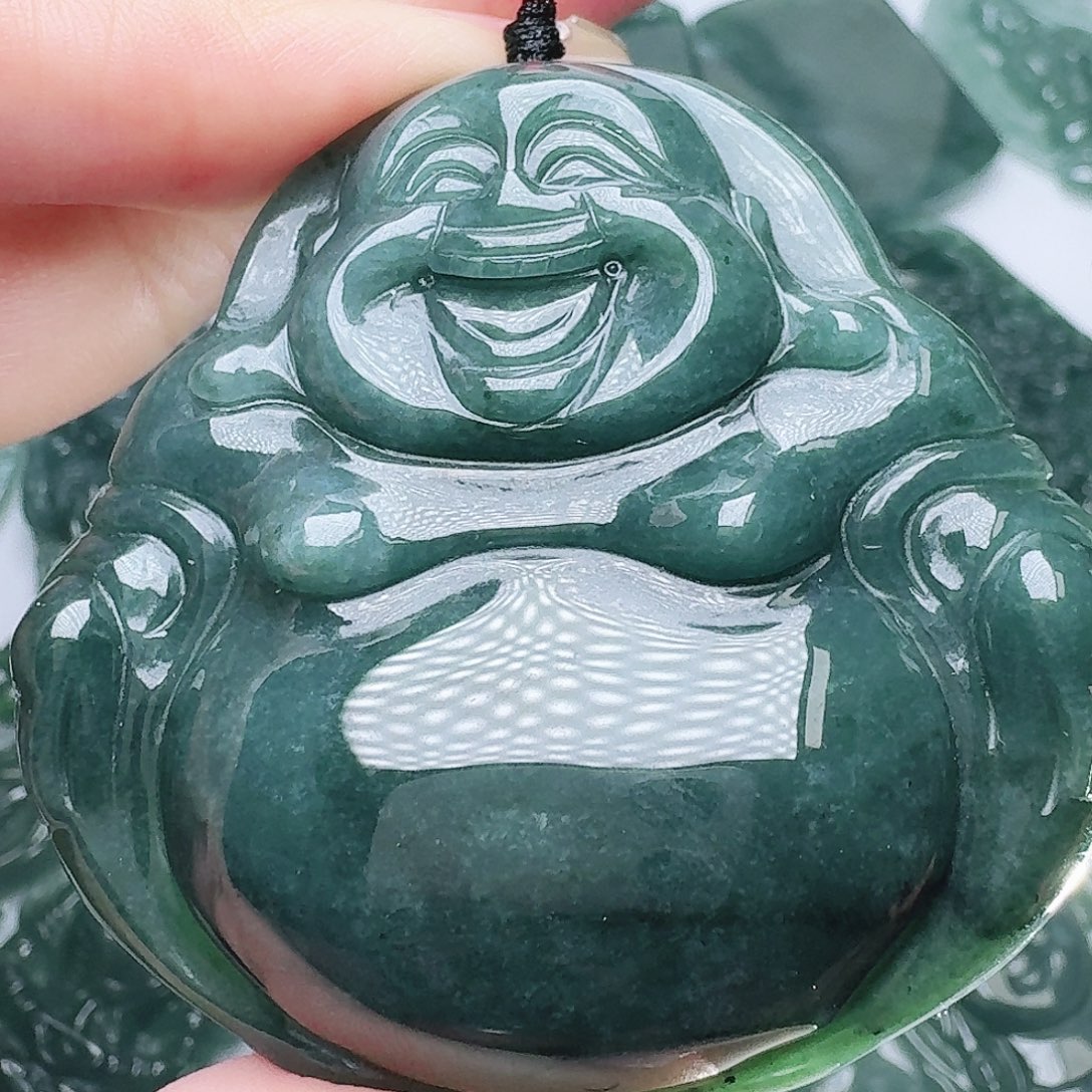 翡翠未镶嵌颈饰多样性发其一