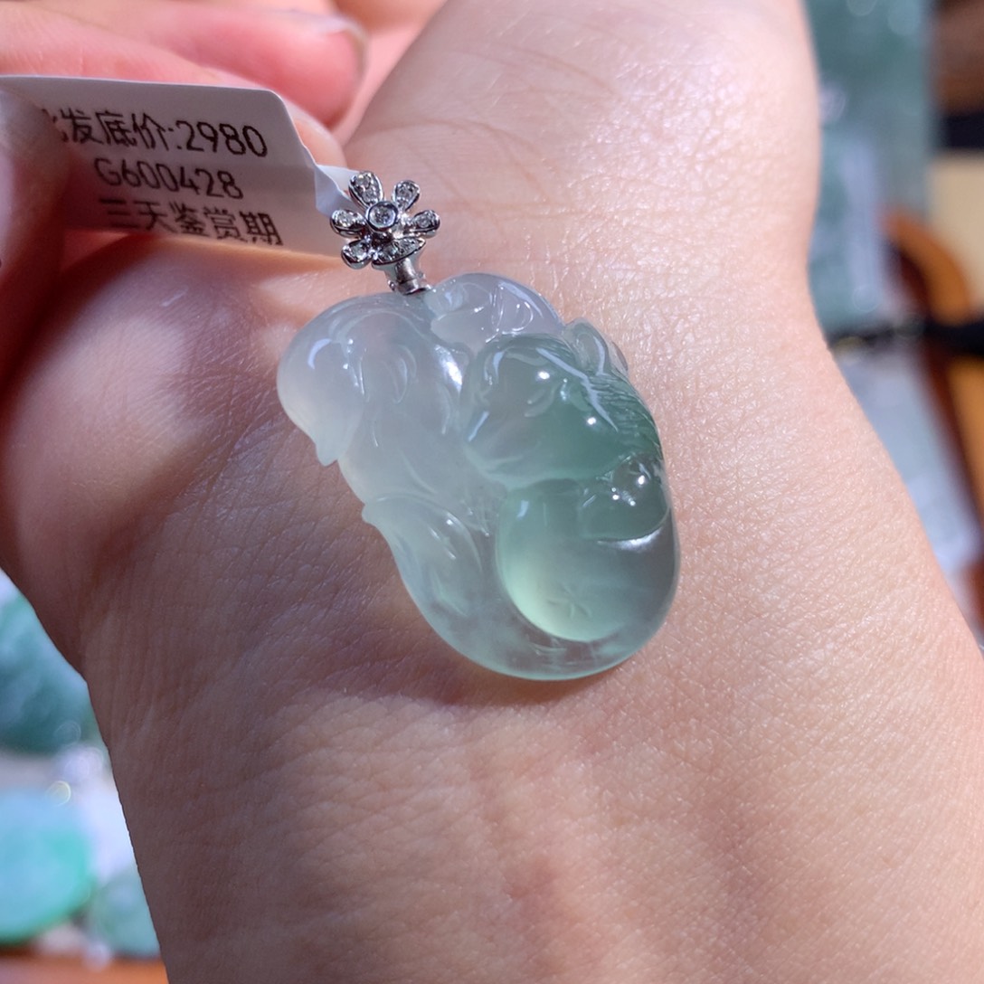 翡翠颈饰18K金镶嵌灵狐