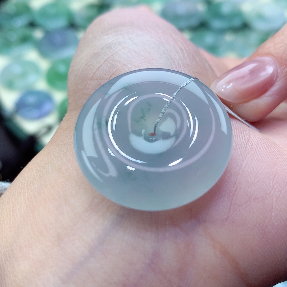 翡翠颈饰未镶嵌编号39。尺寸26-7