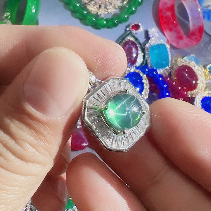 非金属红色满钻镶嵌大宝贝