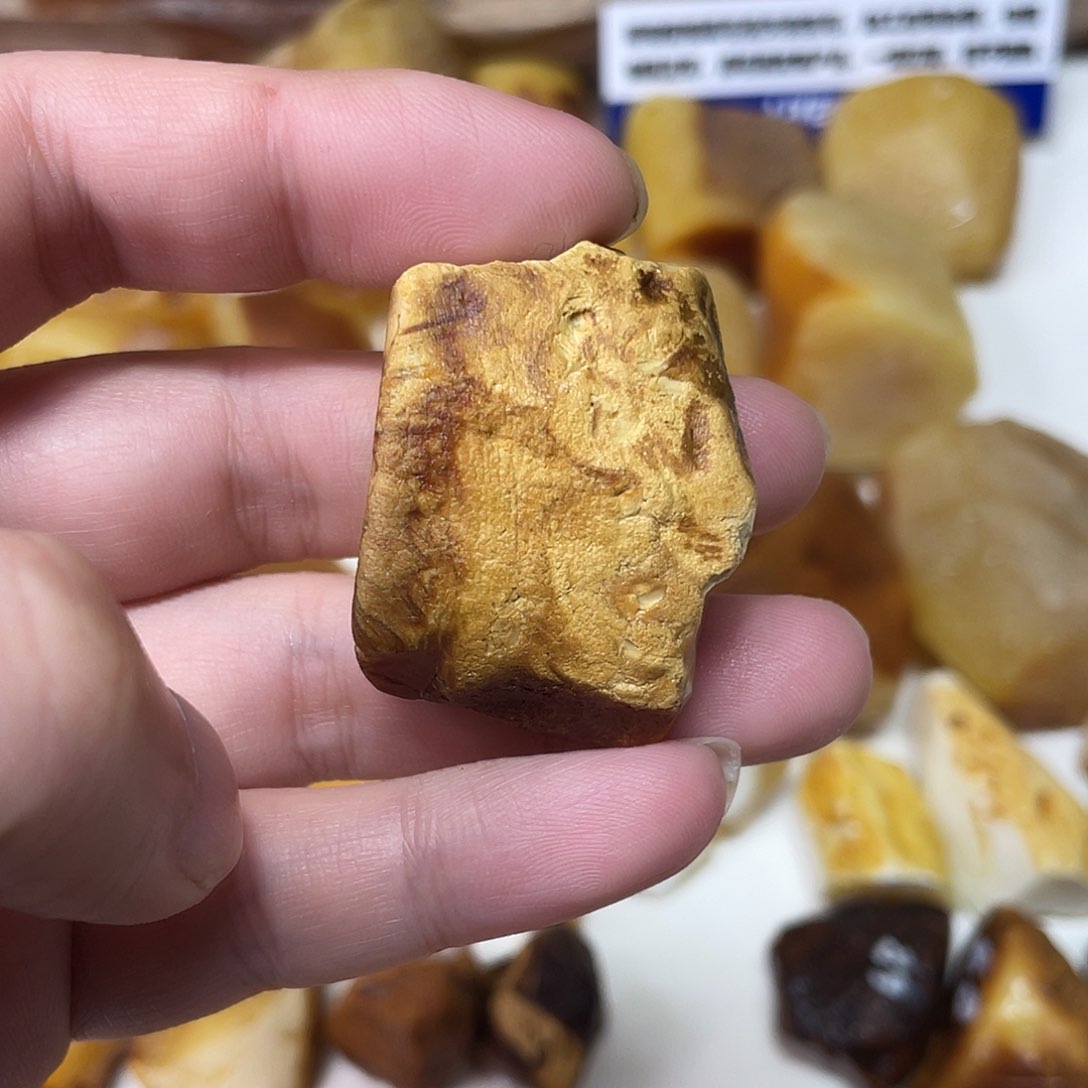 定制琥珀未镶嵌原矿琥珀