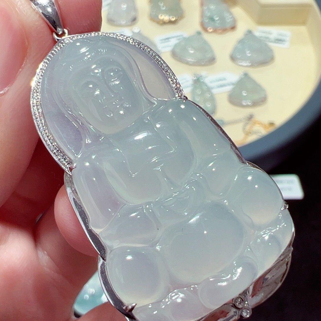 翡翠颈饰18K金镶嵌吊坠