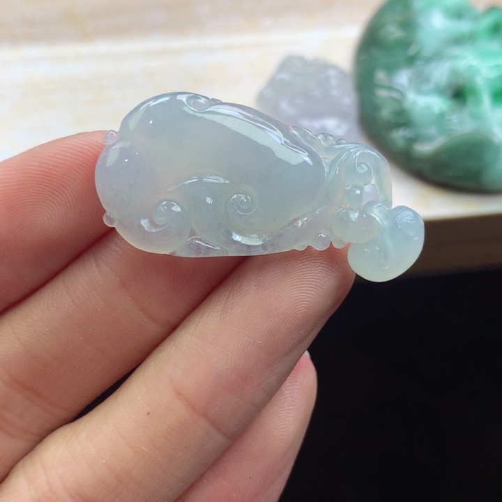 翡翠未镶嵌颈饰吊坠