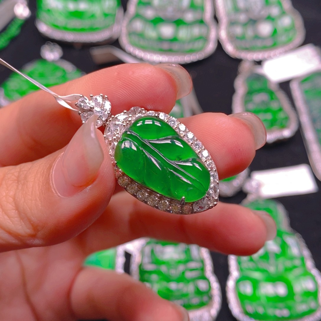 翡翠颈饰银S925镶嵌88888888888