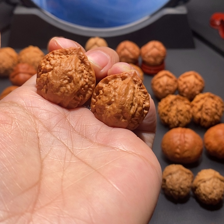 亚***援文玩核桃吊坠精品小手捻