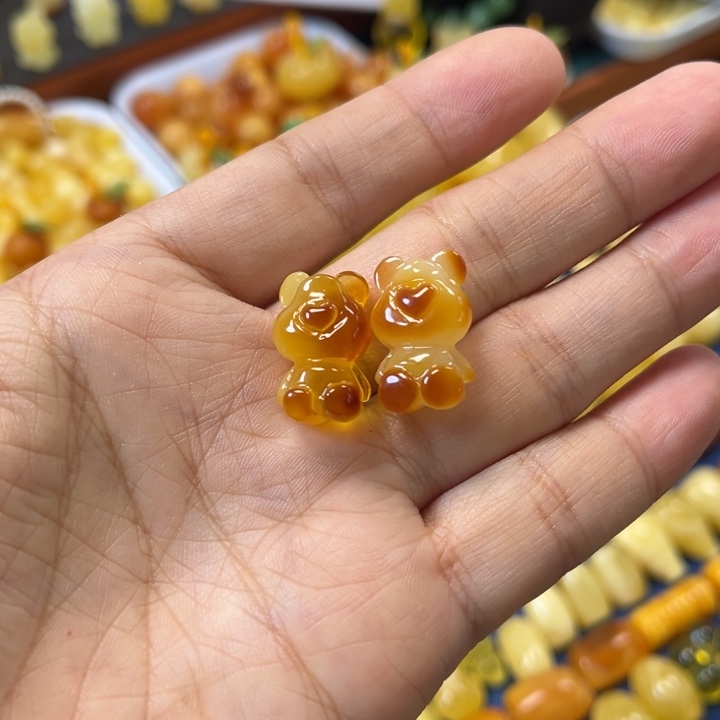 琥珀未镶嵌裸石卡19大加小熊一对