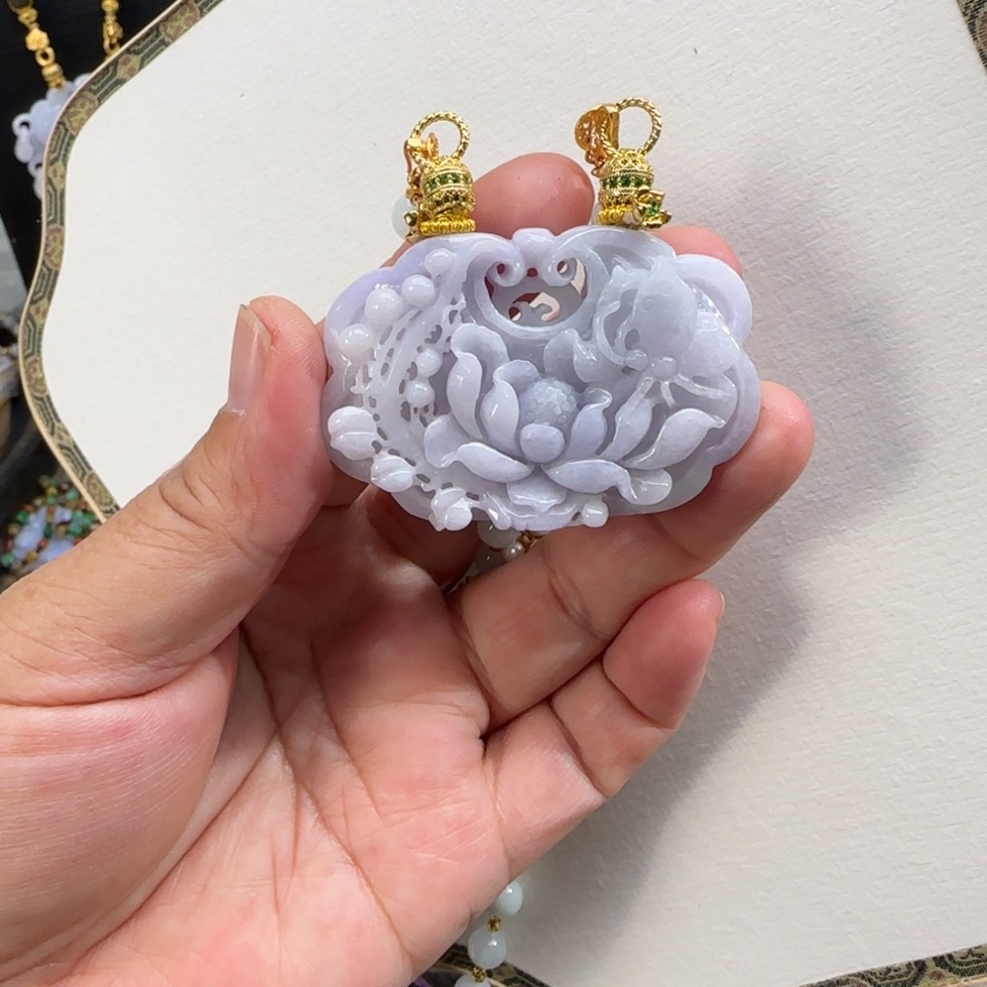 翡翠颈饰未镶嵌仿古