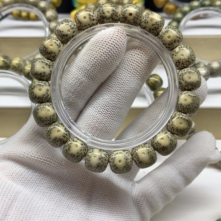 星月菩提手串8号 绿包白大眼睛12/11