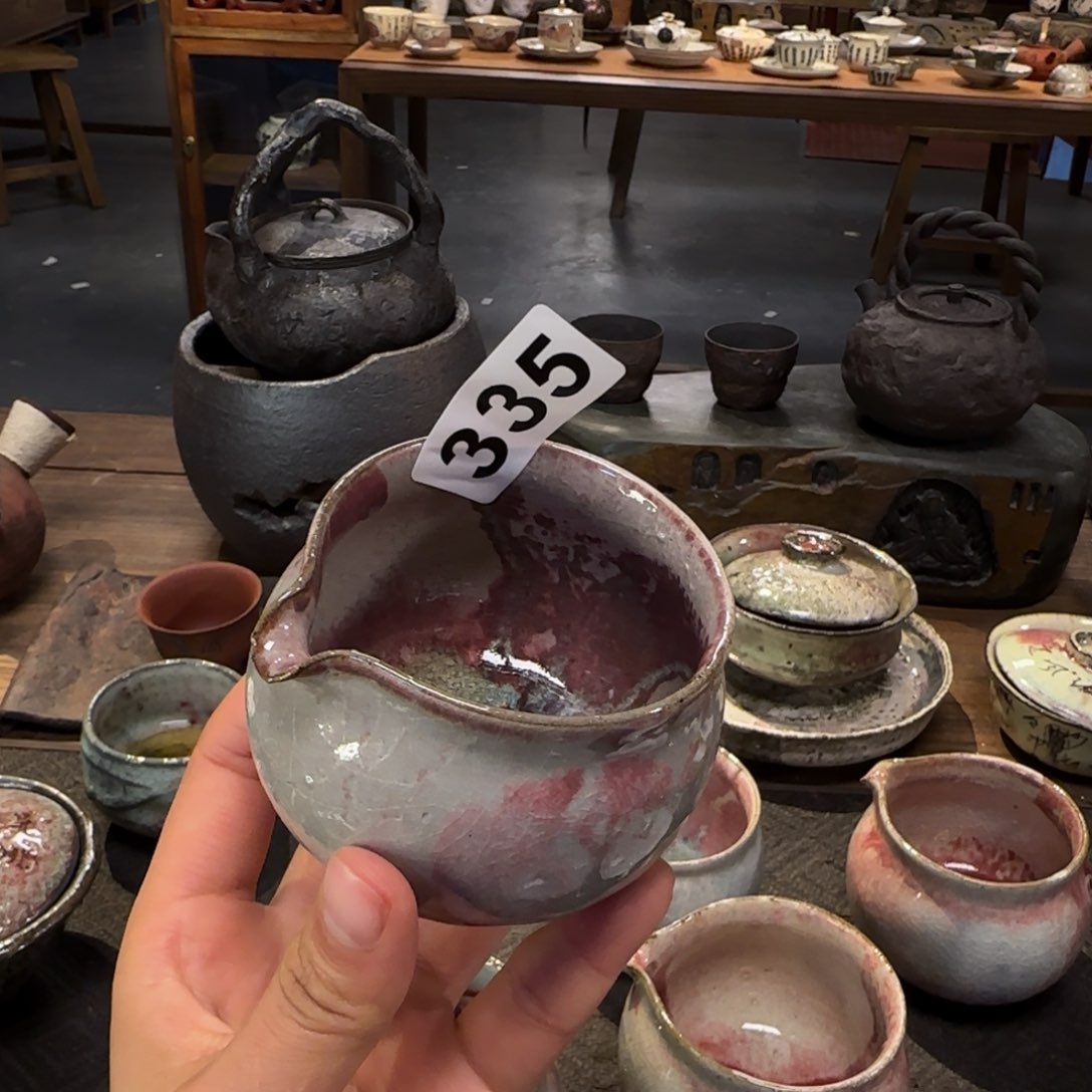 多**余景德镇手作器物了