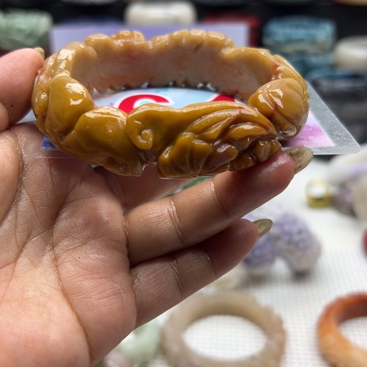 石英岩玉手镯未镶嵌