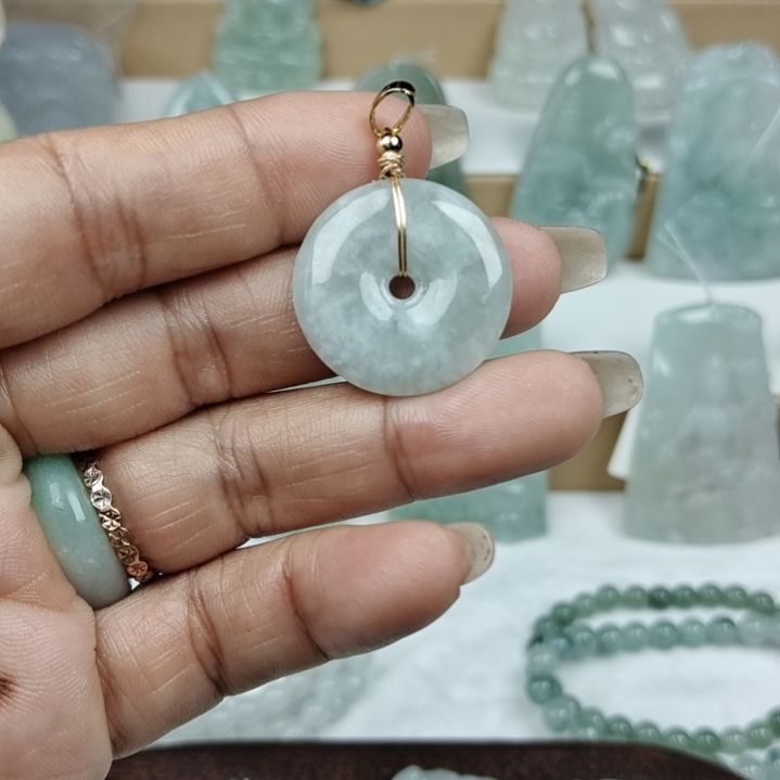 翡翠颈饰合金天然免尿液或平安扣。