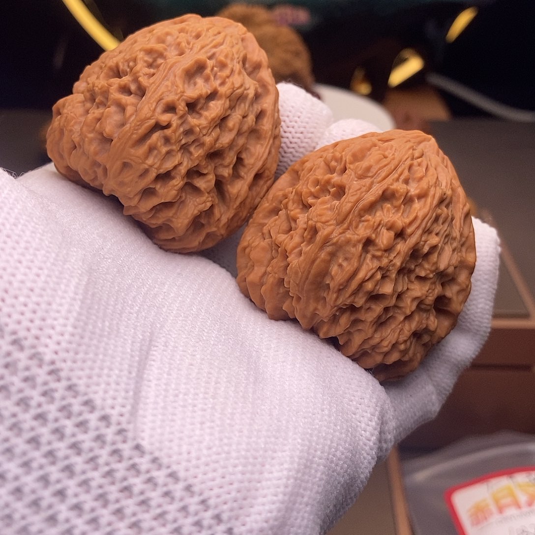 把件文玩核桃三角高炮丑将留疤43.2.43.3.44.1.48.4克