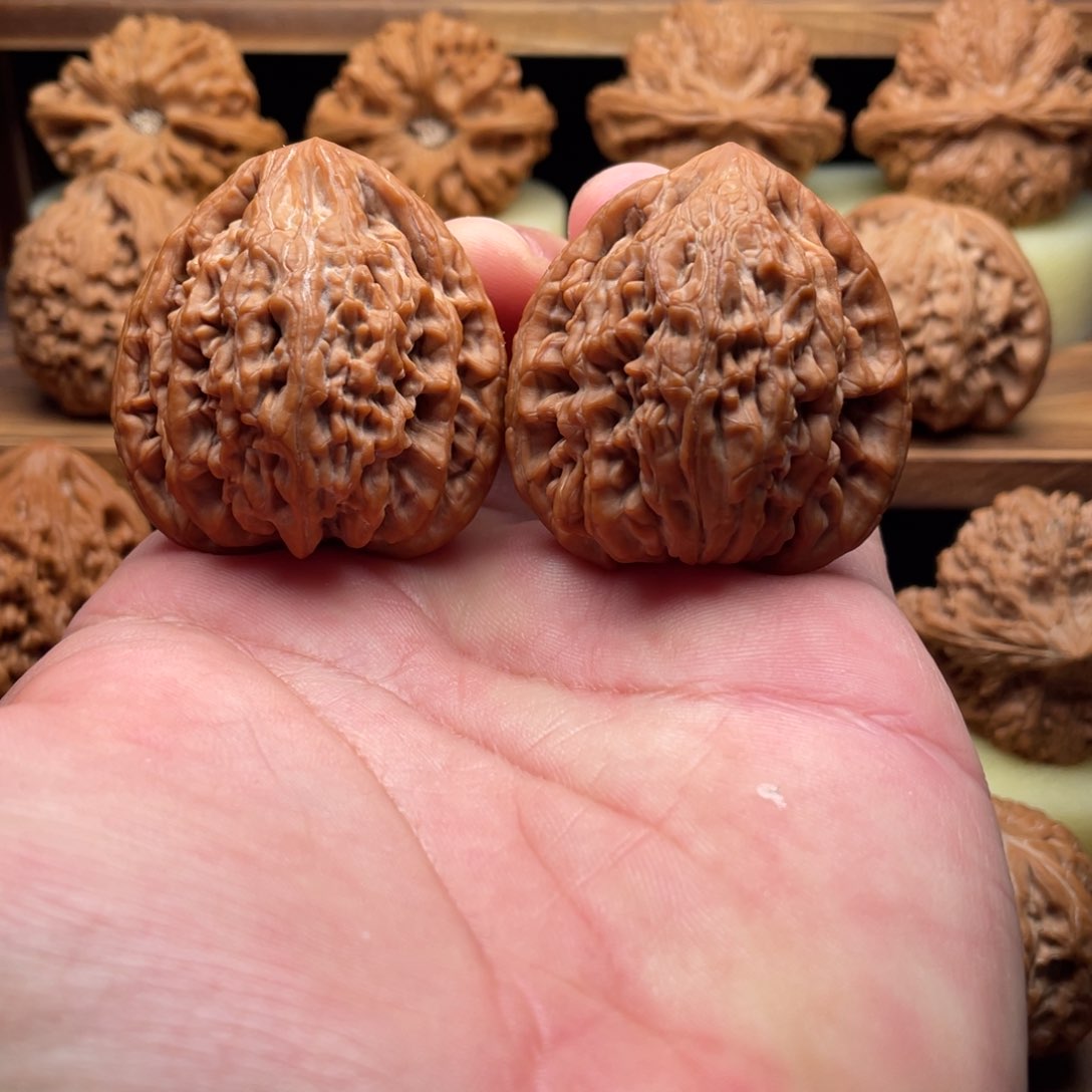 文玩核桃吊坠40精品虎头王