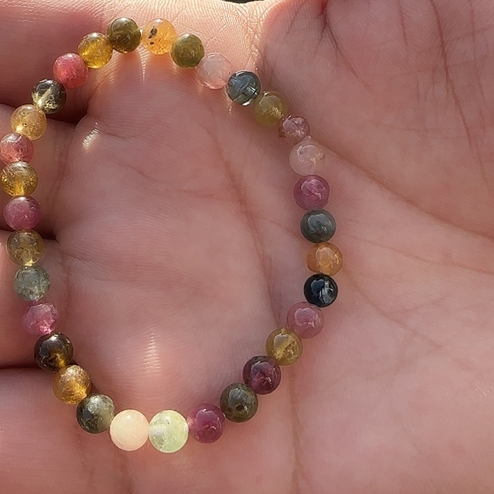 手链发货多样性，发其一未镶嵌水晶