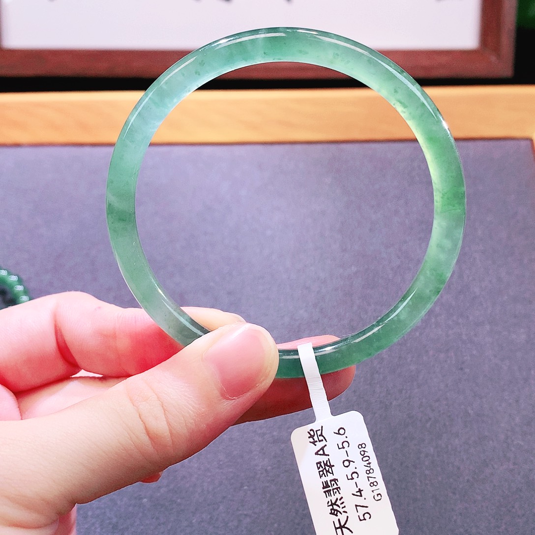 未镶嵌手镯翡翠天然翡翠