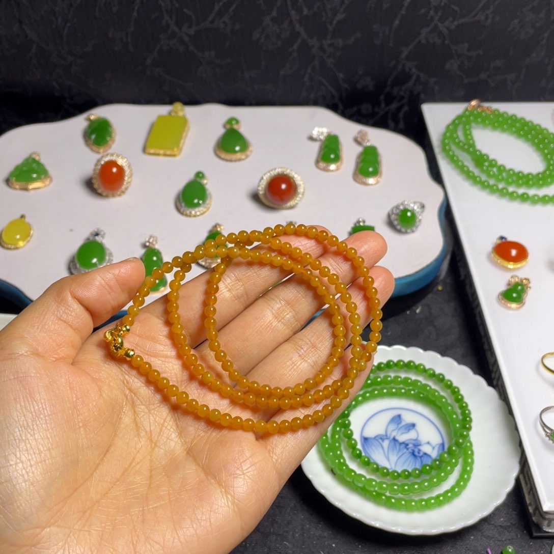 未镶嵌手串和田玉静*