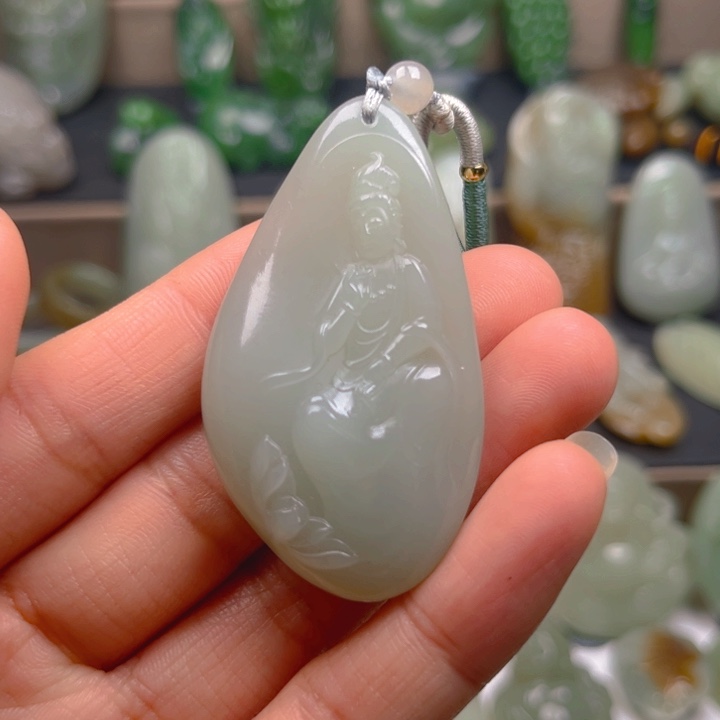 和田玉颈饰未镶嵌