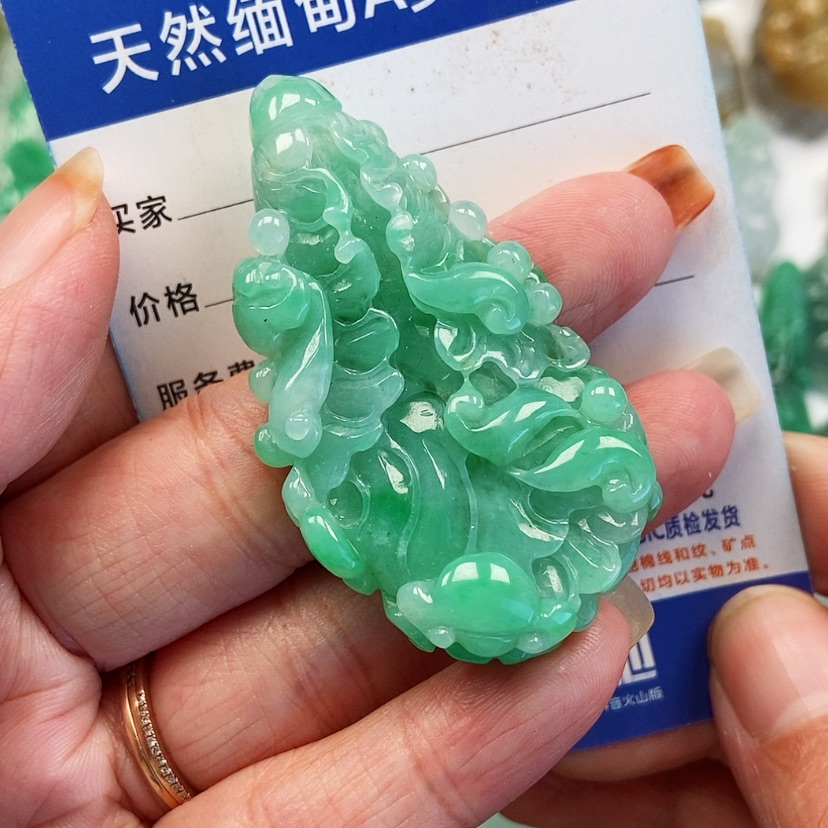 【闪购商品】翡翠颈饰未镶嵌白菜