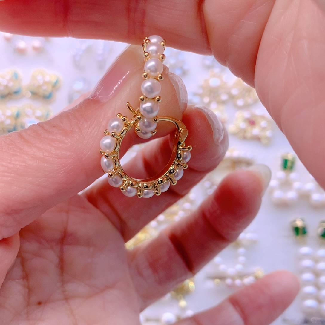 合金耳饰淡水珍珠