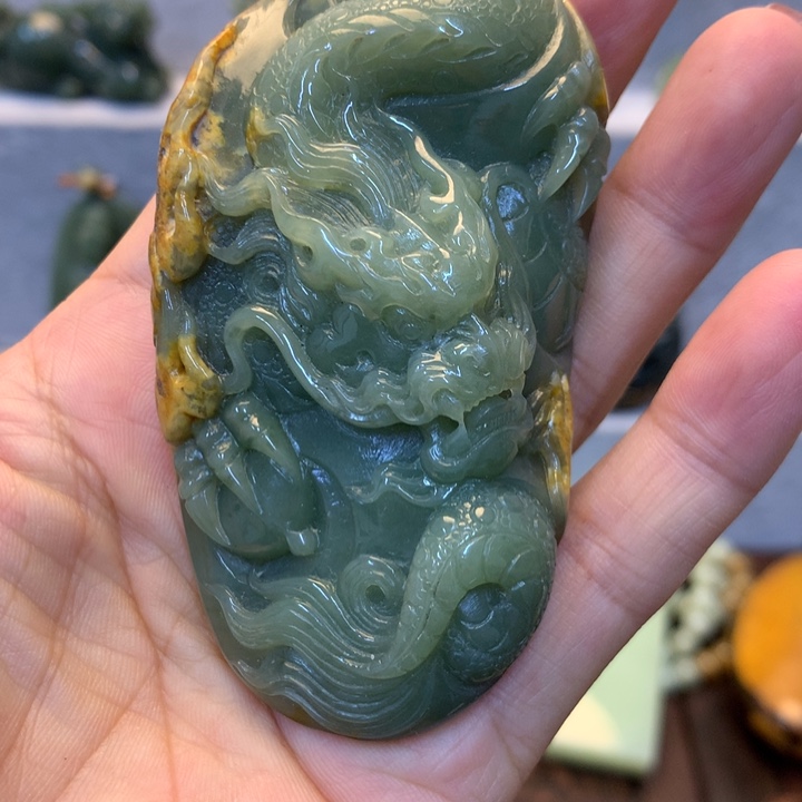 岫岩河磨玉（透闪石质玉）未镶嵌把件