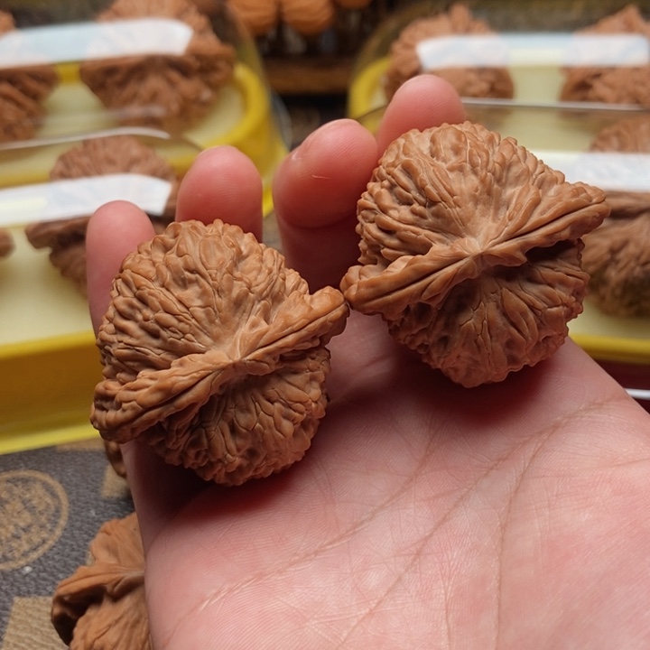 桃核吊坠白狮子全品白茬40