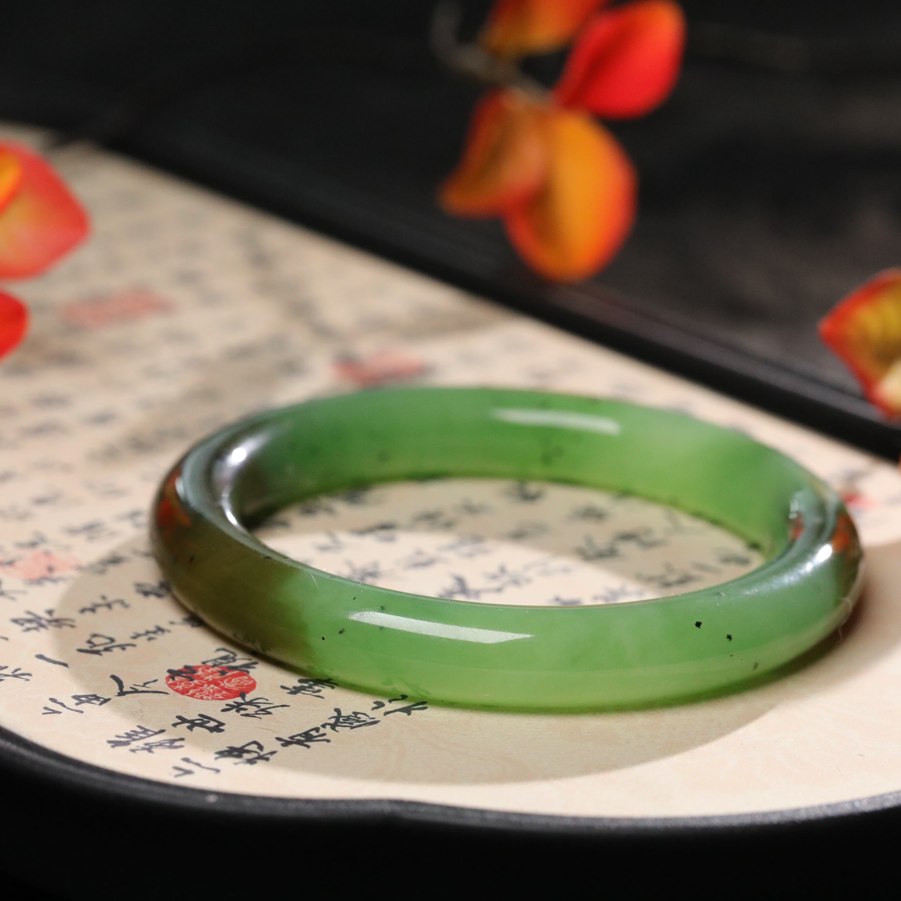 【昔时】天然和田玉俄碧老料手镯高冰油高饱和乌兰海苹果绿带糖